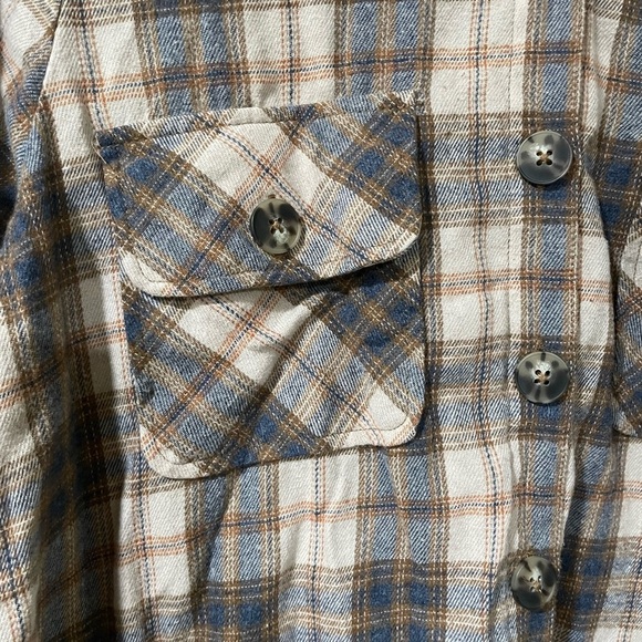 🎈3/$20 Democracy Plaid Button Down Shirt in Gray and Blue - Picture 2 of 8